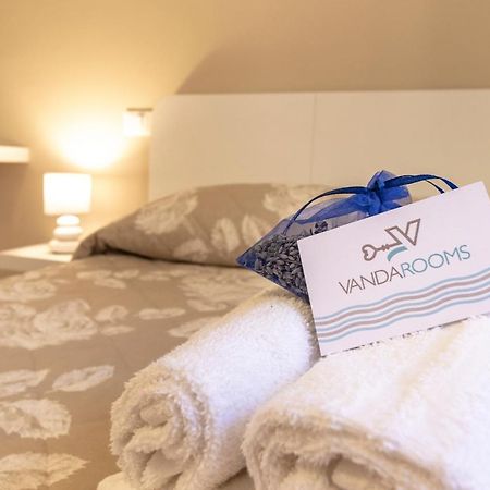 Vanda Rooms Термоли Экстерьер фото